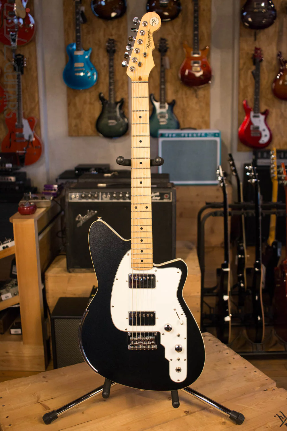 1990's USA Reverend Guitar Rocco #00119 Early Phenolic Jet Black - Image 2