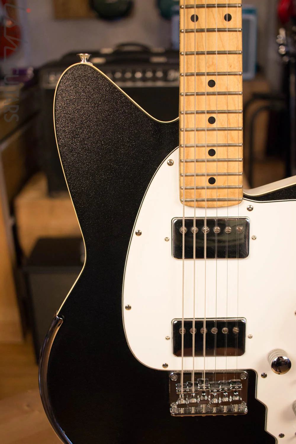 1990's USA Reverend Guitar Rocco #00119 Early Phenolic Jet Black - Image 3
