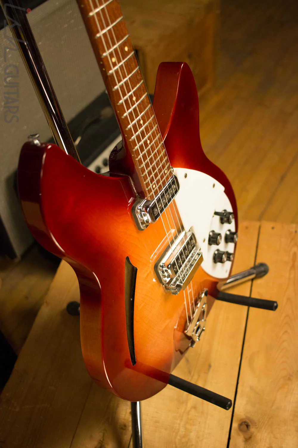 1992 Rickenbacker 330 FireGlo Electric Guitar - Image 6