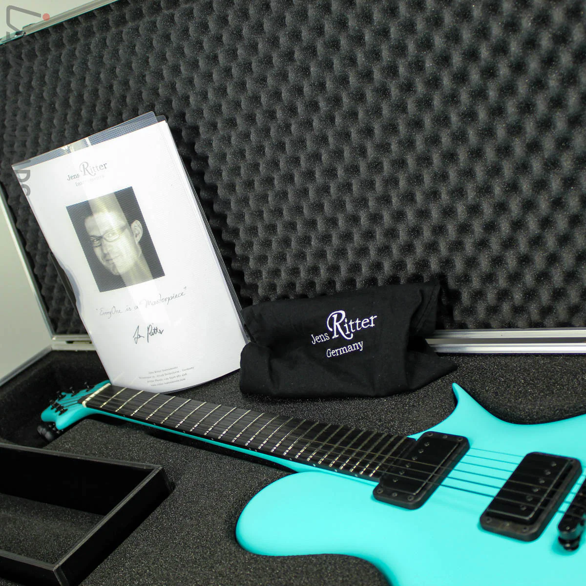 Ritter Porsch Singlecut Electric Guitar Harrods Bittermint Blue NAMM 2020 - Image 13
