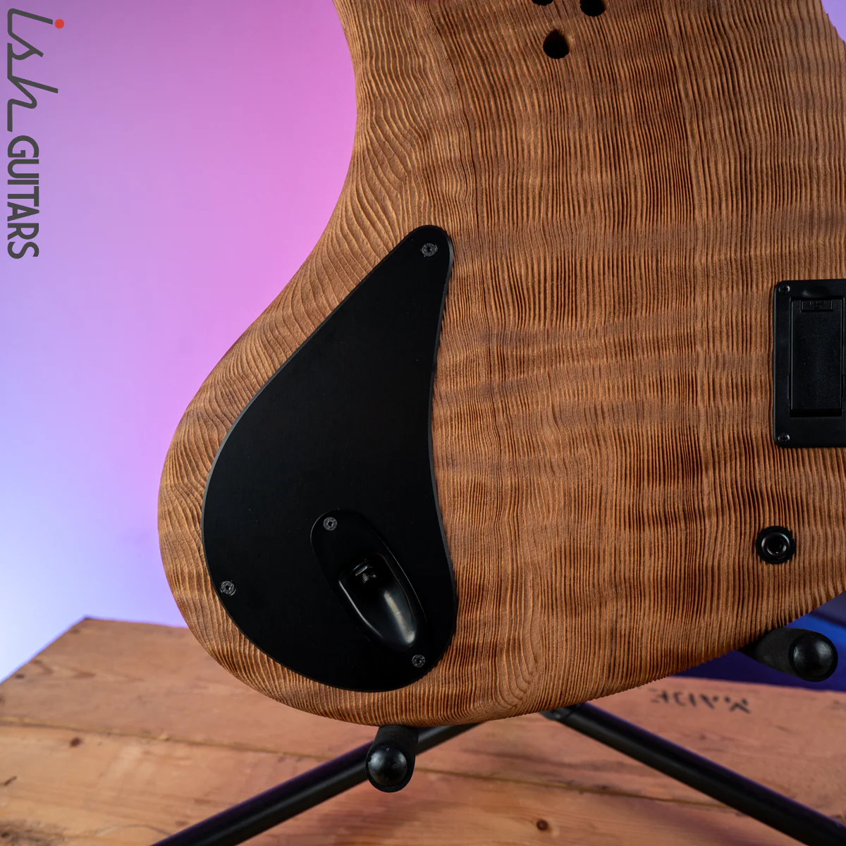 Ritter R8 Singlecut Bass Guitar Sandblasted Quilted Redwood - Image 12
