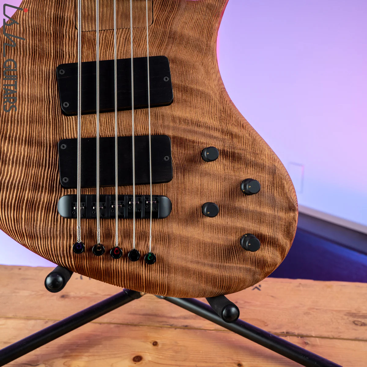 Ritter R8 Singlecut Bass Guitar Sandblasted Quilted Redwood - Image 5