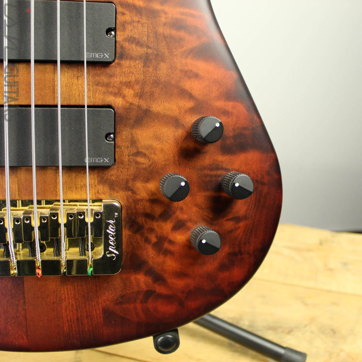 Spector Singlecut SC5 NS-5 Bass Ultra Amber Burst Matte Flame Maple - Image 3