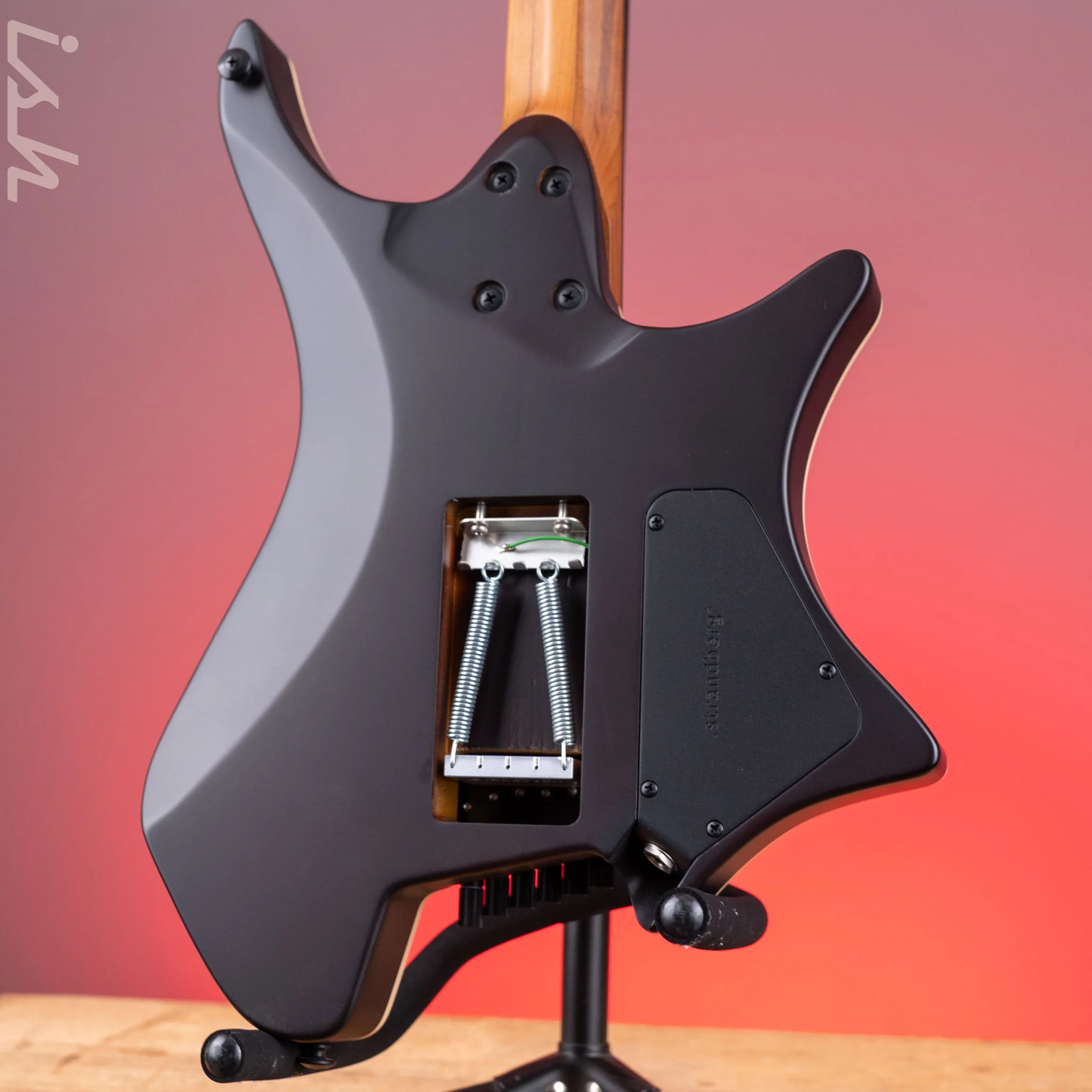 Strandberg Boden Standard NX 6 Lefty Tremolo Natural - Image 7