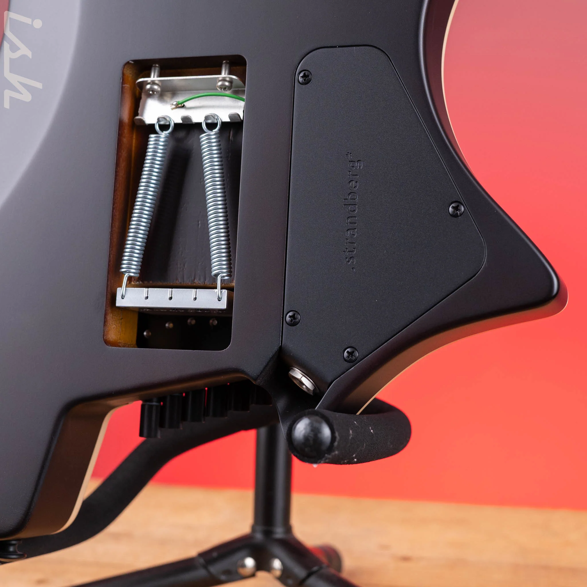 Strandberg Boden Standard NX 6 Lefty Tremolo Natural - Image 9