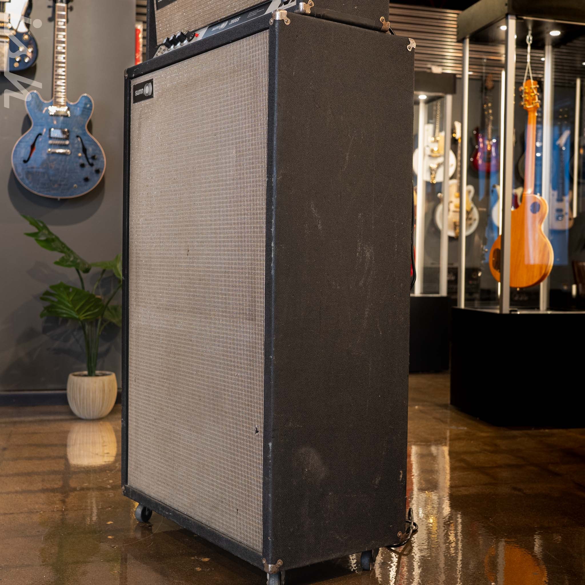 Sunn 2000s Bass Amp Head & Sunn Bass Cabinet - Image 9