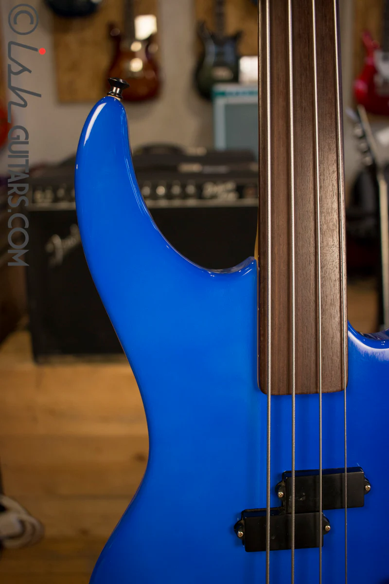 USA Guild Pilot Fretless Rare Blue w/ Case - Image 4
