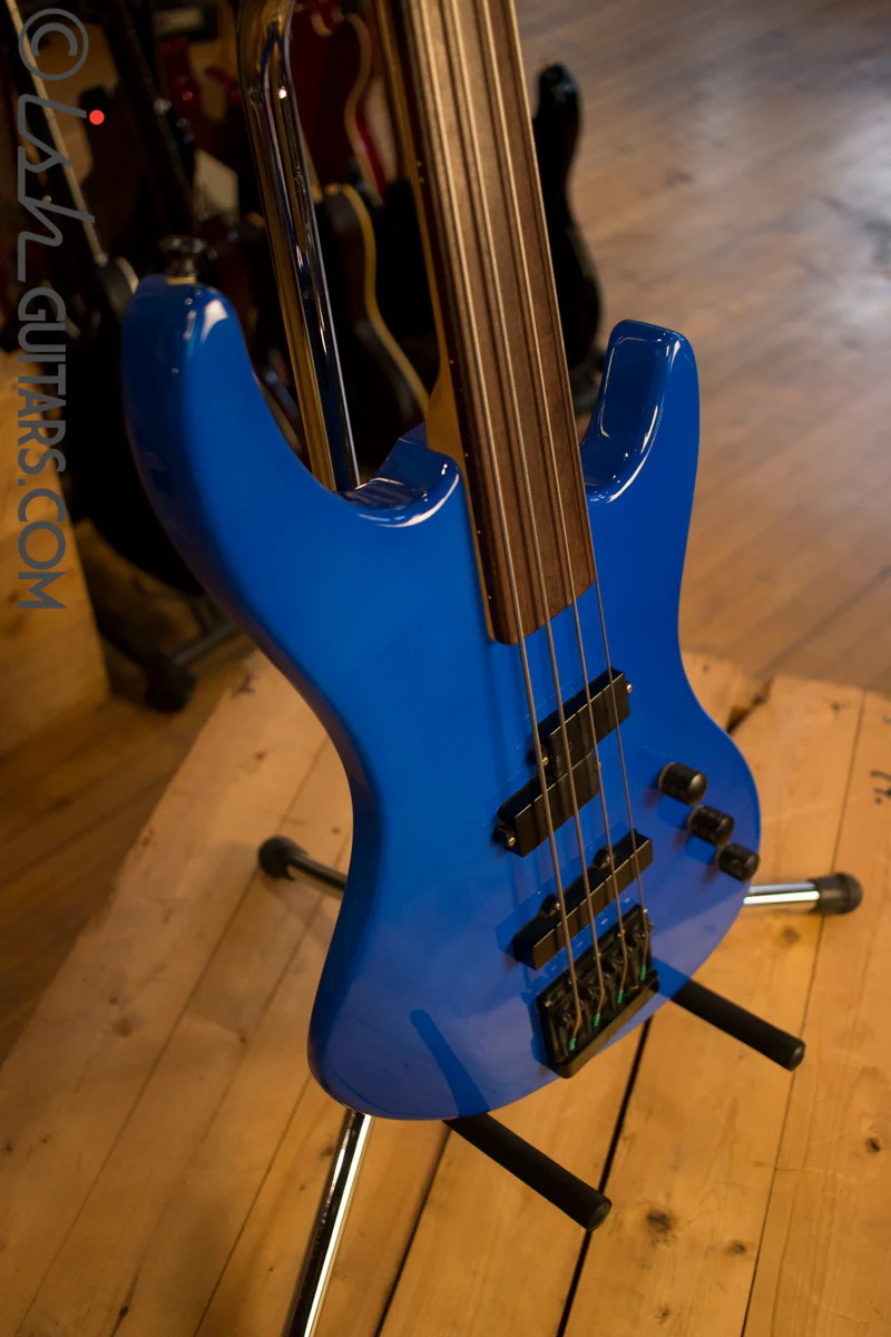 USA Guild Pilot Fretless Rare Blue w/ Case - Image 7