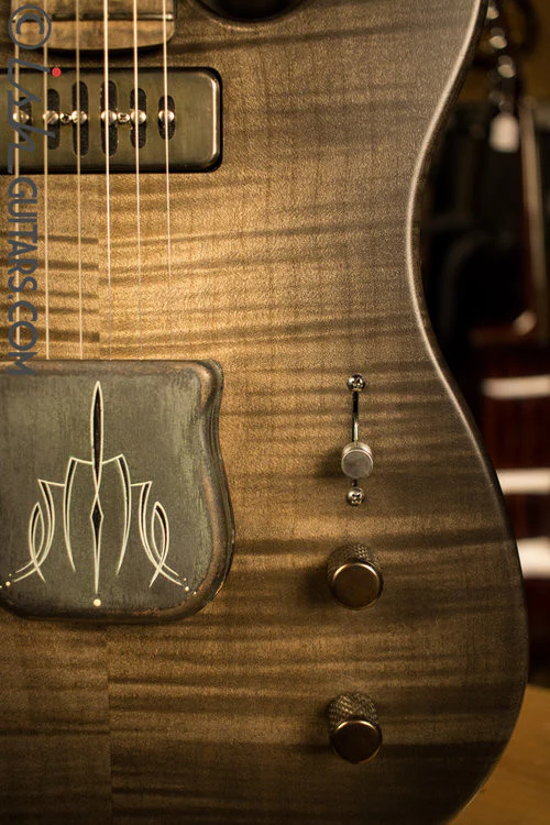 V8 Custom Guitars BarnKaster w/ Case - Image 4