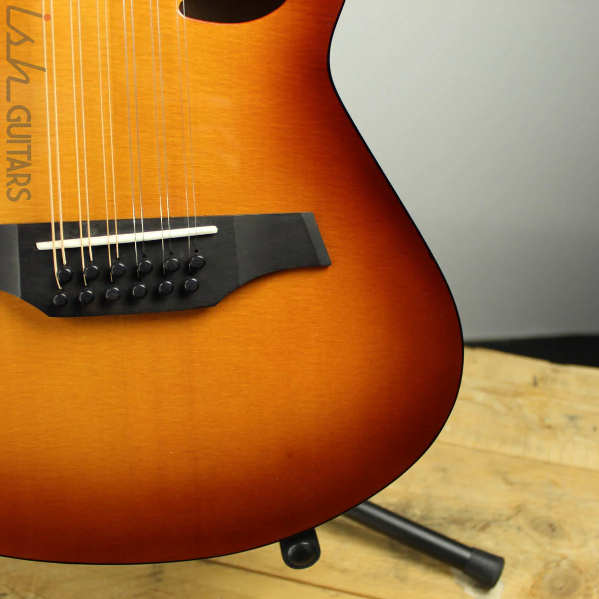Veillette Avante Gryphon 12 String Tobacco Burst - Image 3