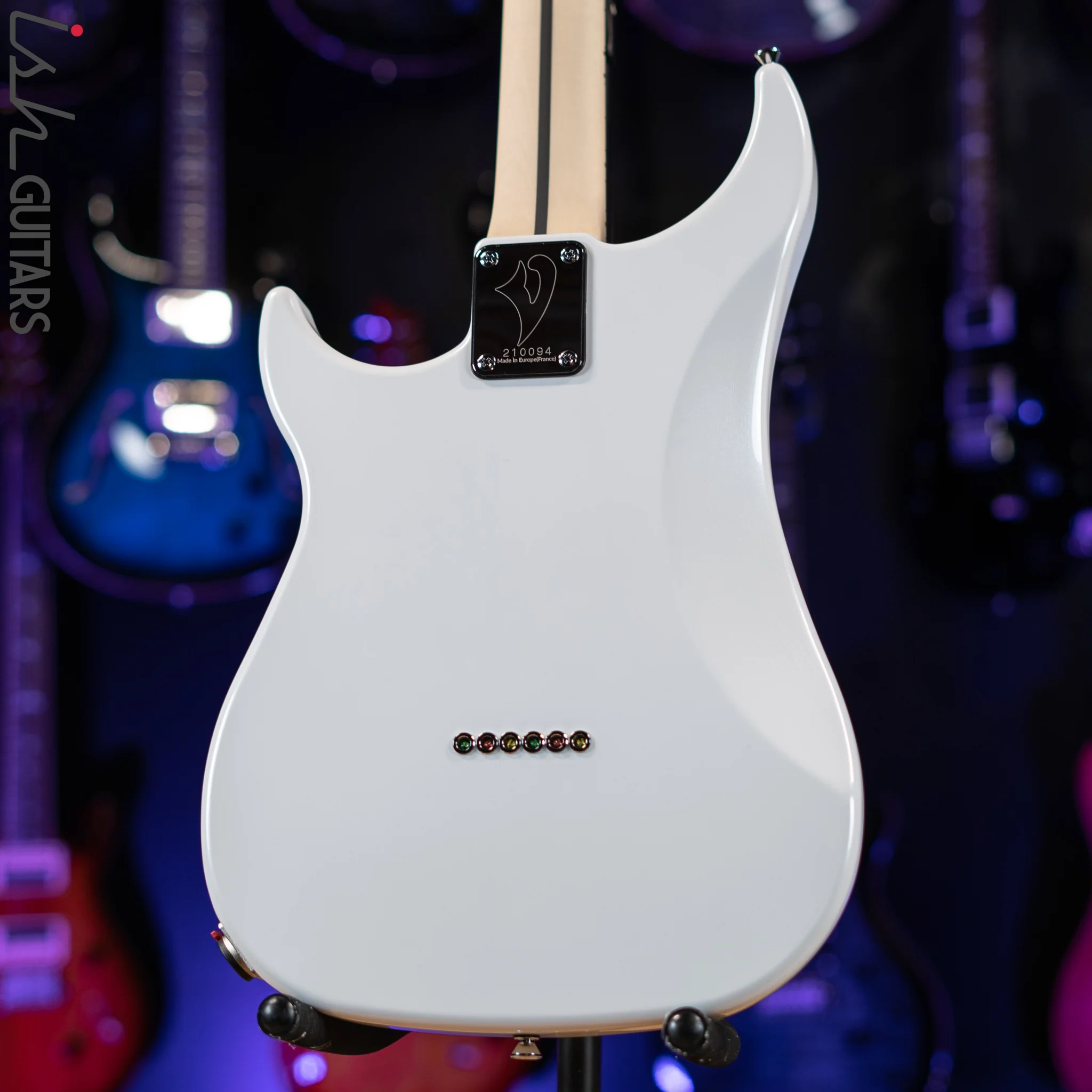 Vigier Excalibur Surfreter Supra Fretless Pearl White - Image 8