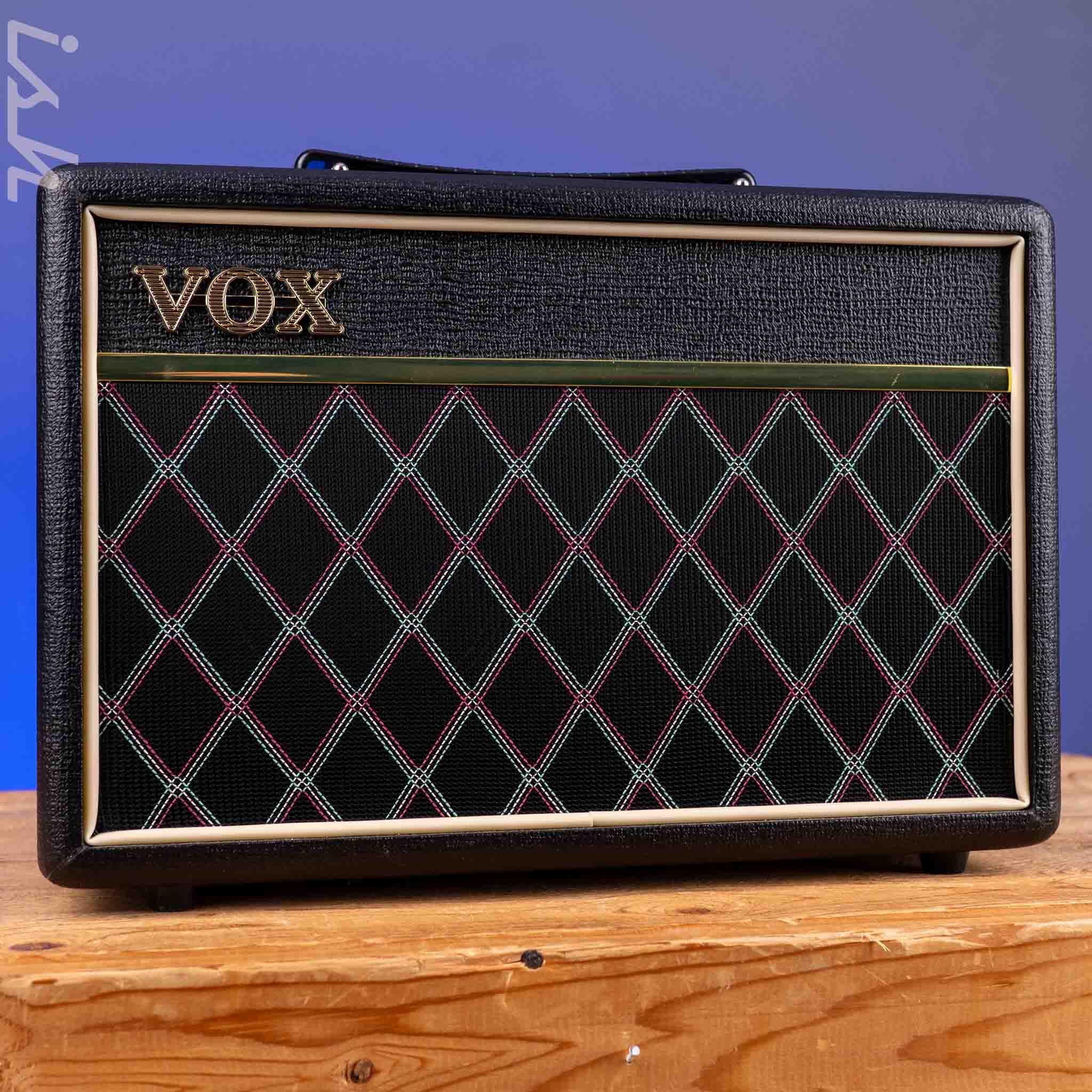 Vox Pathfinder Bass 10W Practice Combo Amp Demo
