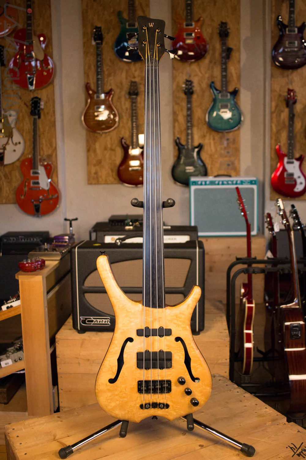 Warwick Infinity Fretless - Image 2