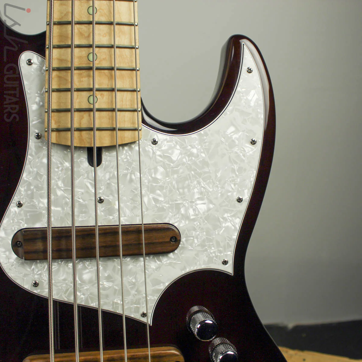 Xotic XJ-1T 5 String Black Cherry - Image 3