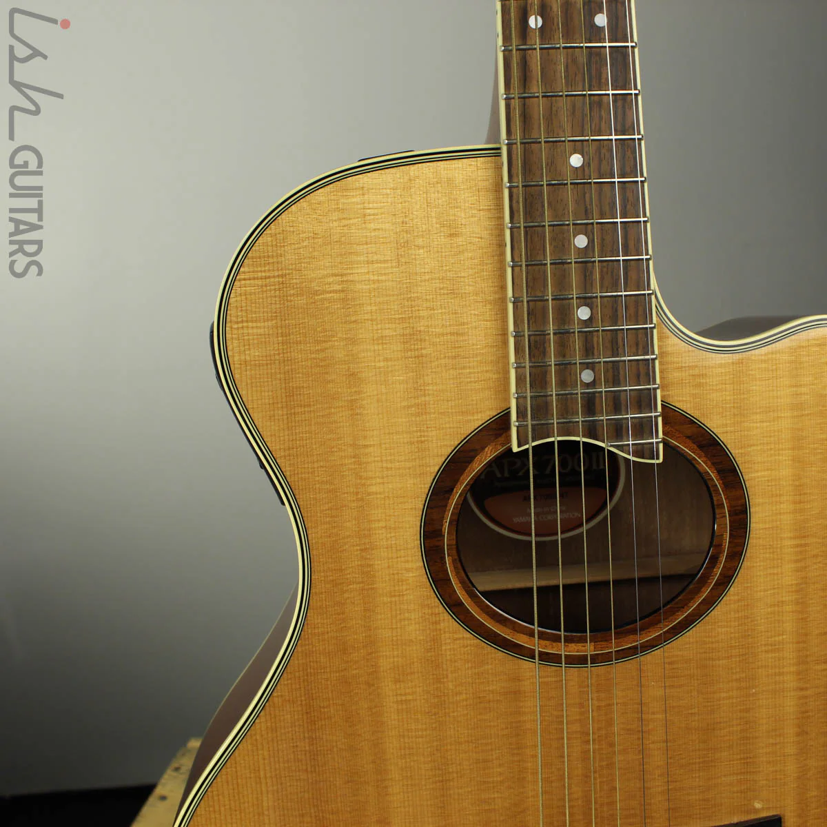 Yamaha APX700II Acoustic Electric Guitar Natural - Image 3